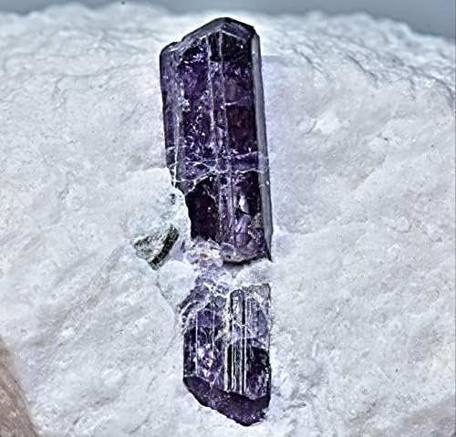 136 grama exclusiva de cristal de escapolito roxo de terminado duplo na matriz