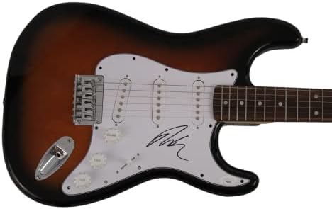 Nick Jonas assinou autógrafo em tamanho grande Fender Stratocaster Electric Guitar com James Spence JSA Autenticação