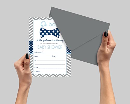 Convites de chá de bebê de gravata borboleta com envelopes em branco Convites para meninos festas - Little Man Tema Azul e Cinza - Convite em branco para detalhes personalizados - 4x6 Conjunto de cartões impressos